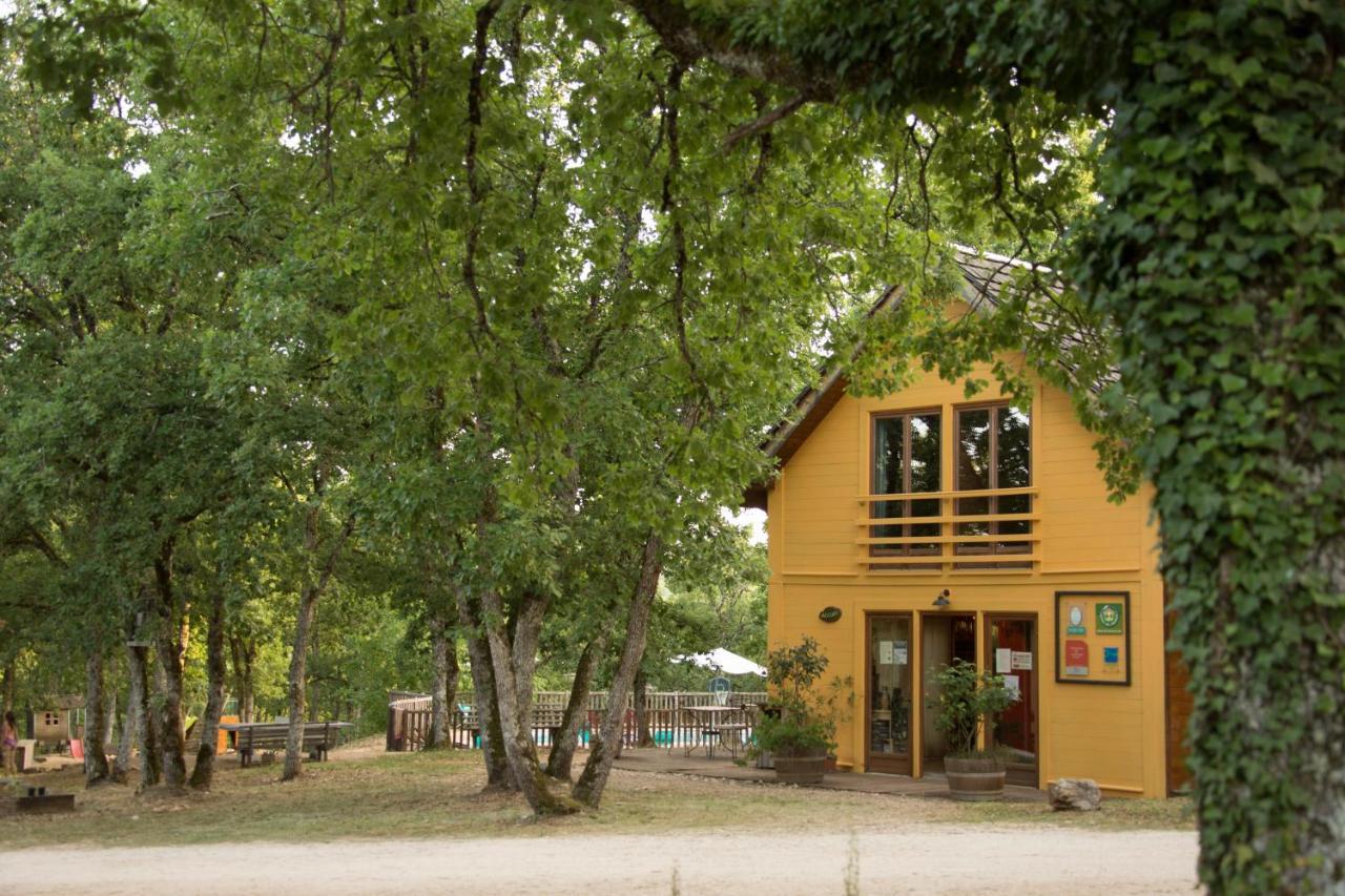 Le Bois De Faral Hotell Le Bastit Exteriör bild