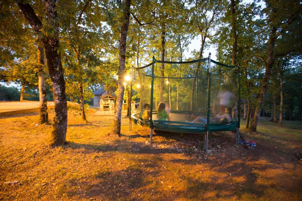 Le Bois De Faral Hotell Le Bastit Exteriör bild